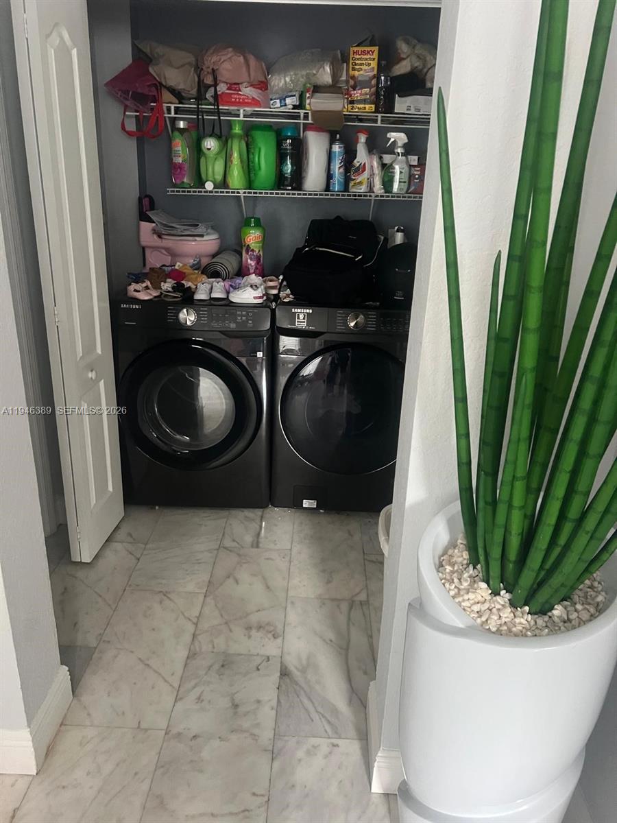 COURTYARDS THREE CONDO - Residential