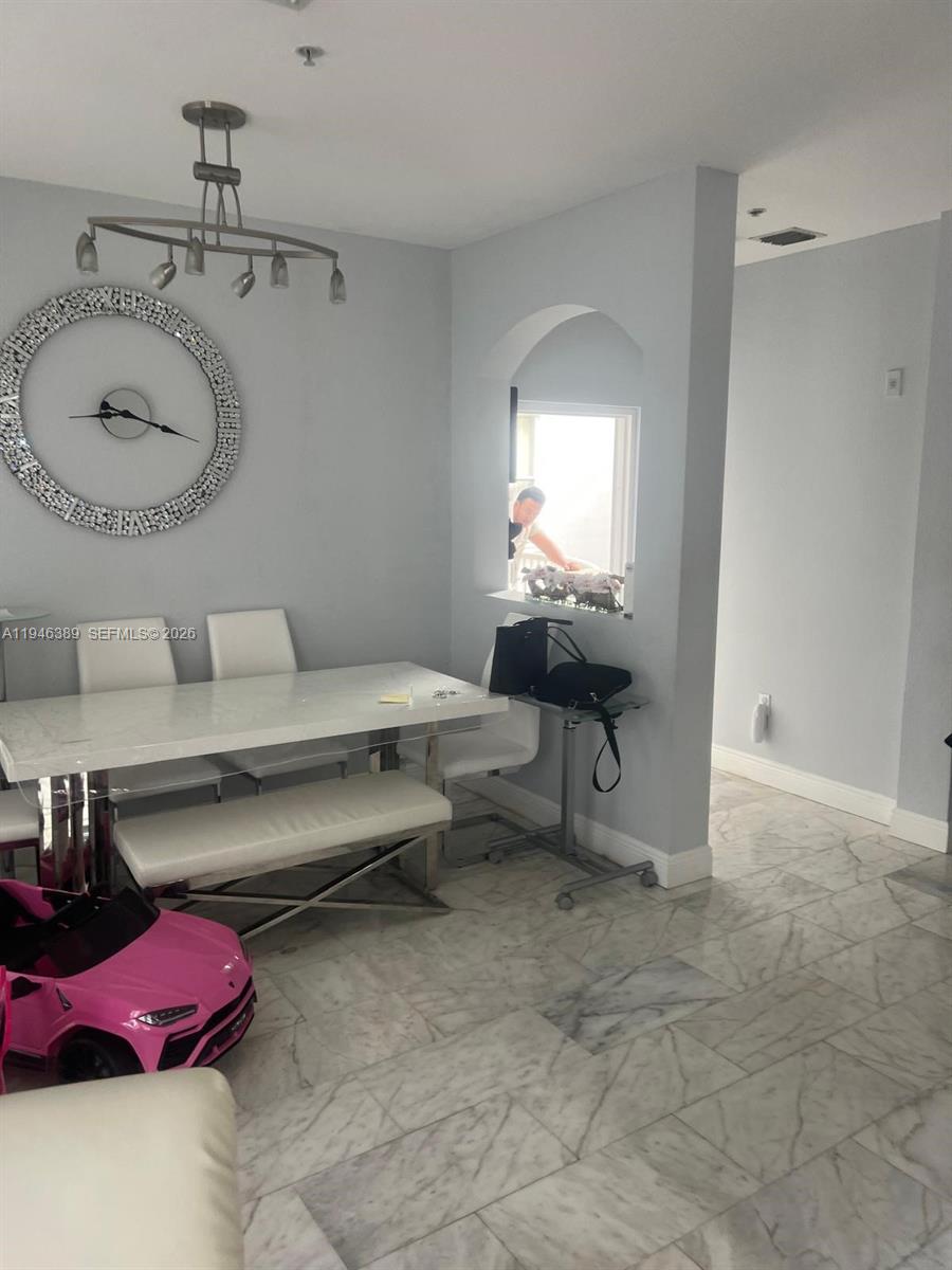 COURTYARDS THREE CONDO - Residential