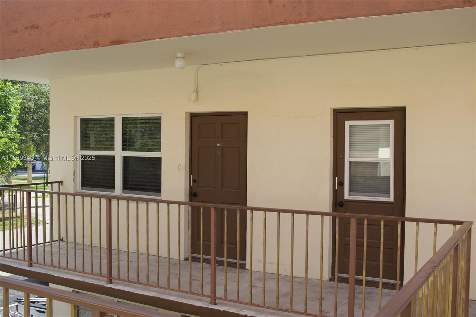 415 NE 2nd St 223