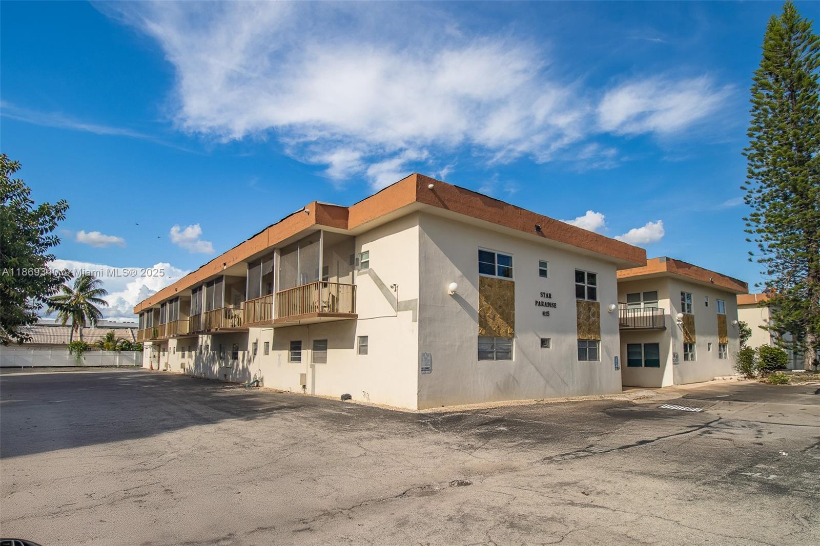 STAR PARADISE CONDO - Residential