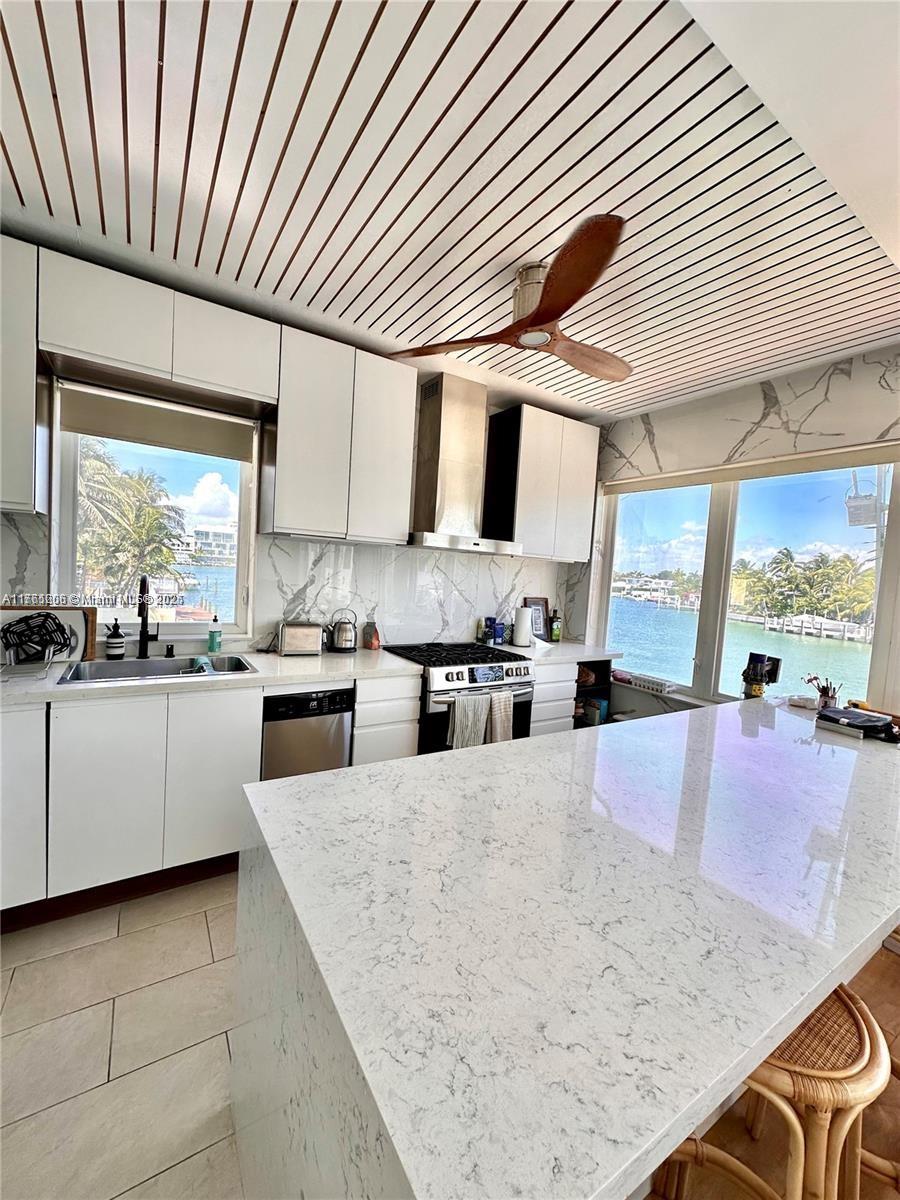 Rental Property at 4710 Pine Tree Dr 49, Miami Beach, Miami-Dade County, Florida - Bedrooms: 2 
Bathrooms: 2  - $3,600 MO.