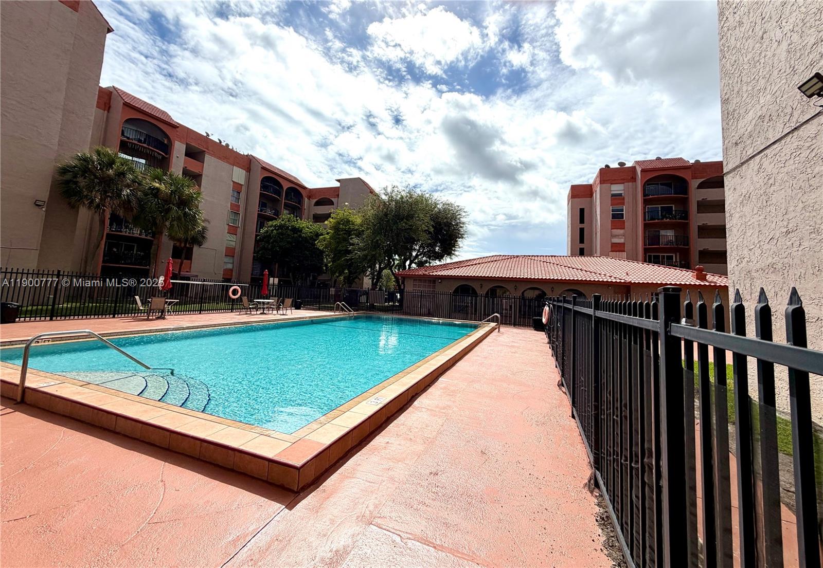 EL CID CONDO - Residential