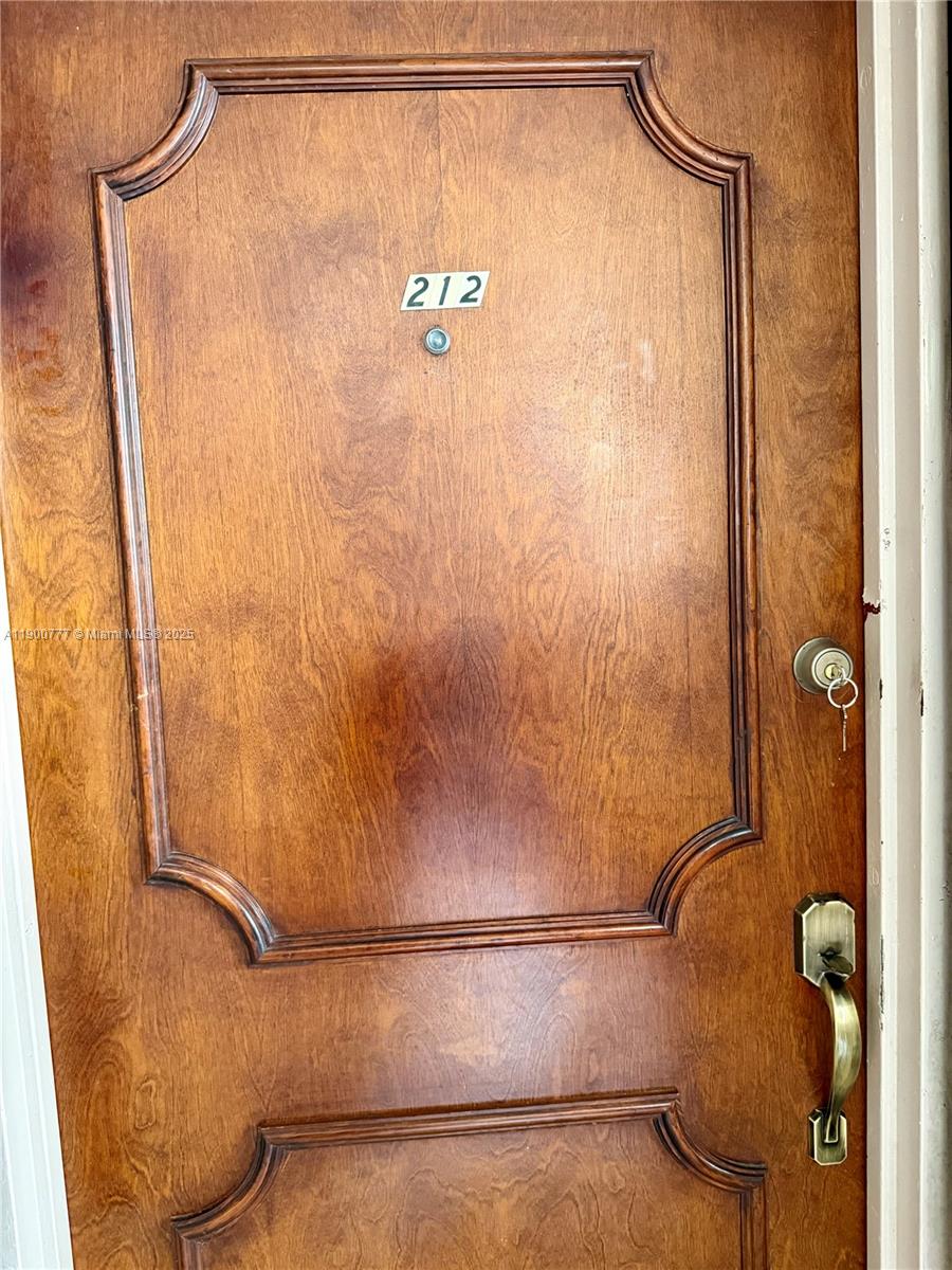 EL CID CONDO - Residential