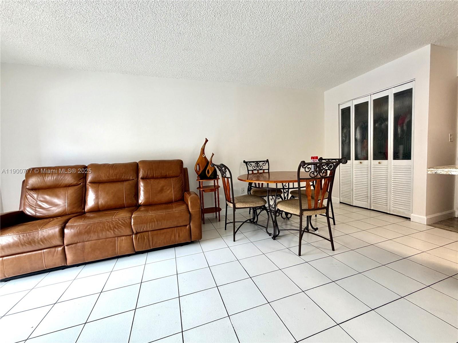 EL CID CONDO - Residential