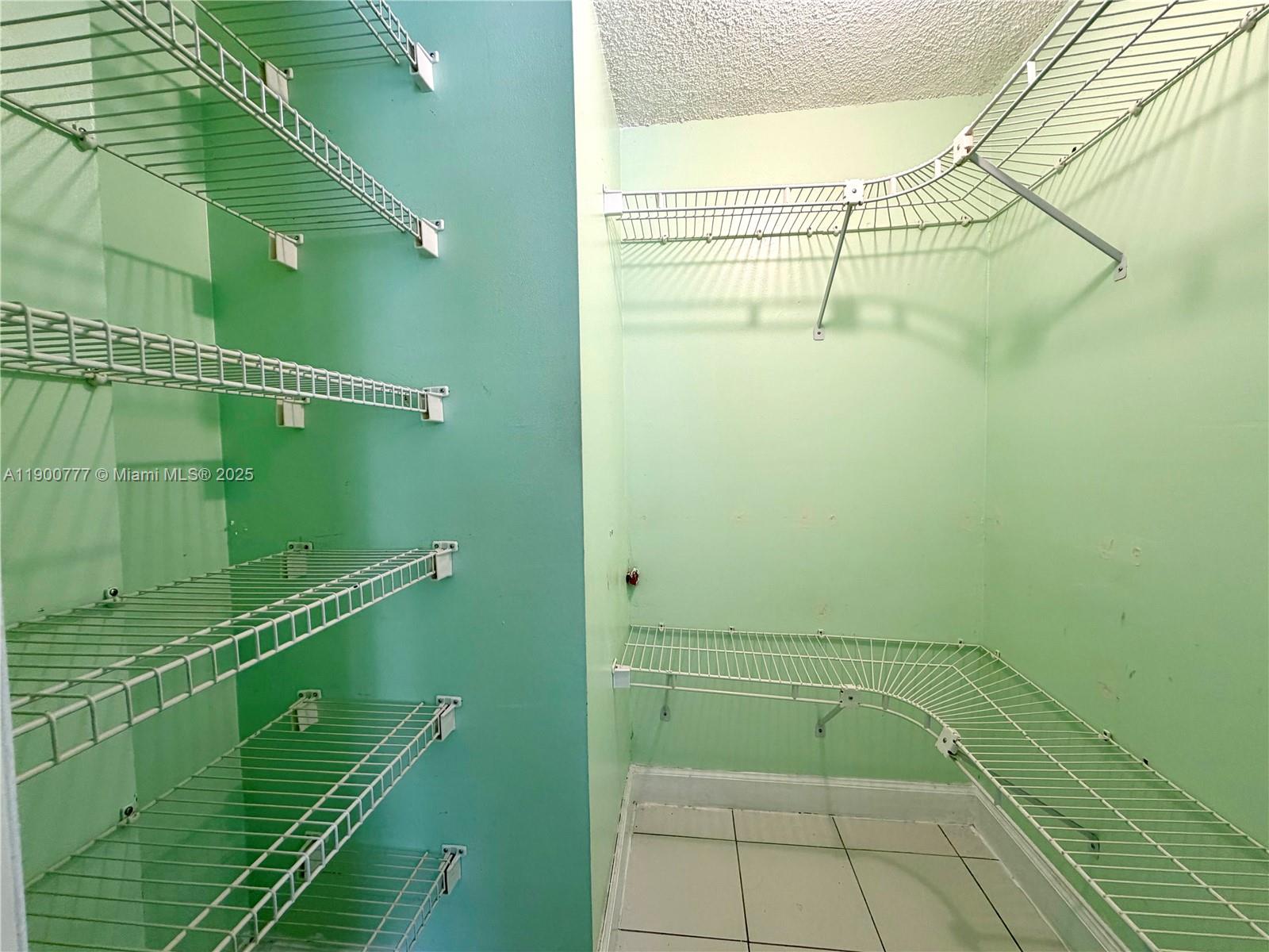 EL CID CONDO - Residential