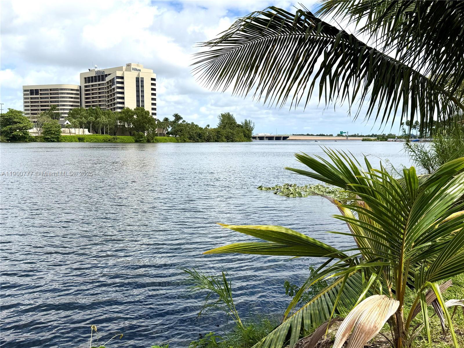 EL CID CONDO - Residential