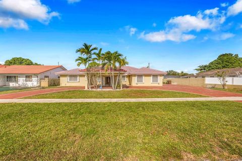 Photo of 165 W 50th St, Hialeah, FL 33012 (MLS # A11933812)