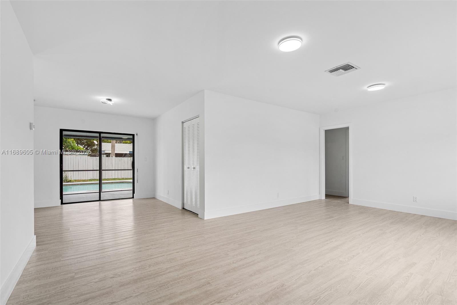 PALM AIRE VILLAGE 3RD SEC - Residential