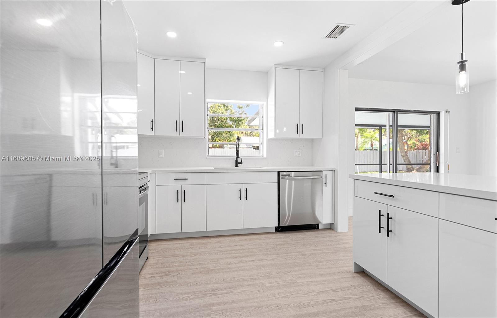 PALM AIRE VILLAGE 3RD SEC - Residential