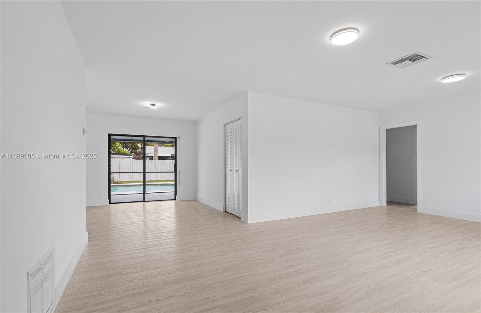 PALM AIRE VILLAGE 3RD SEC - Residential