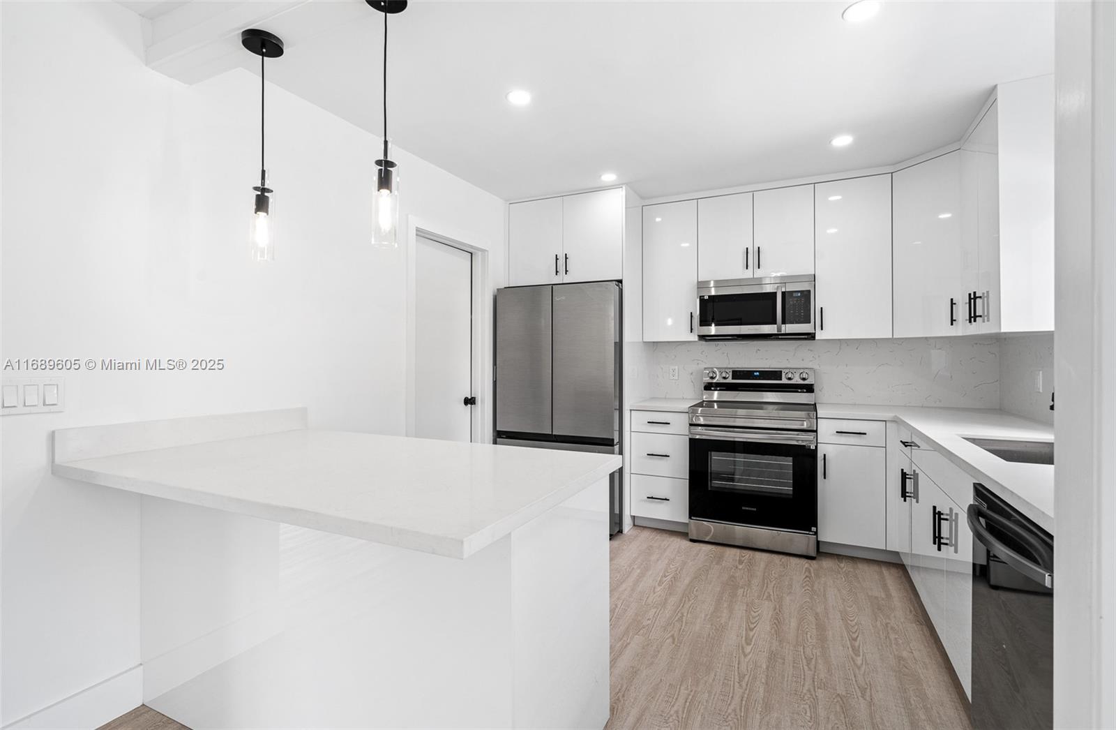 PALM AIRE VILLAGE 3RD SEC - Residential