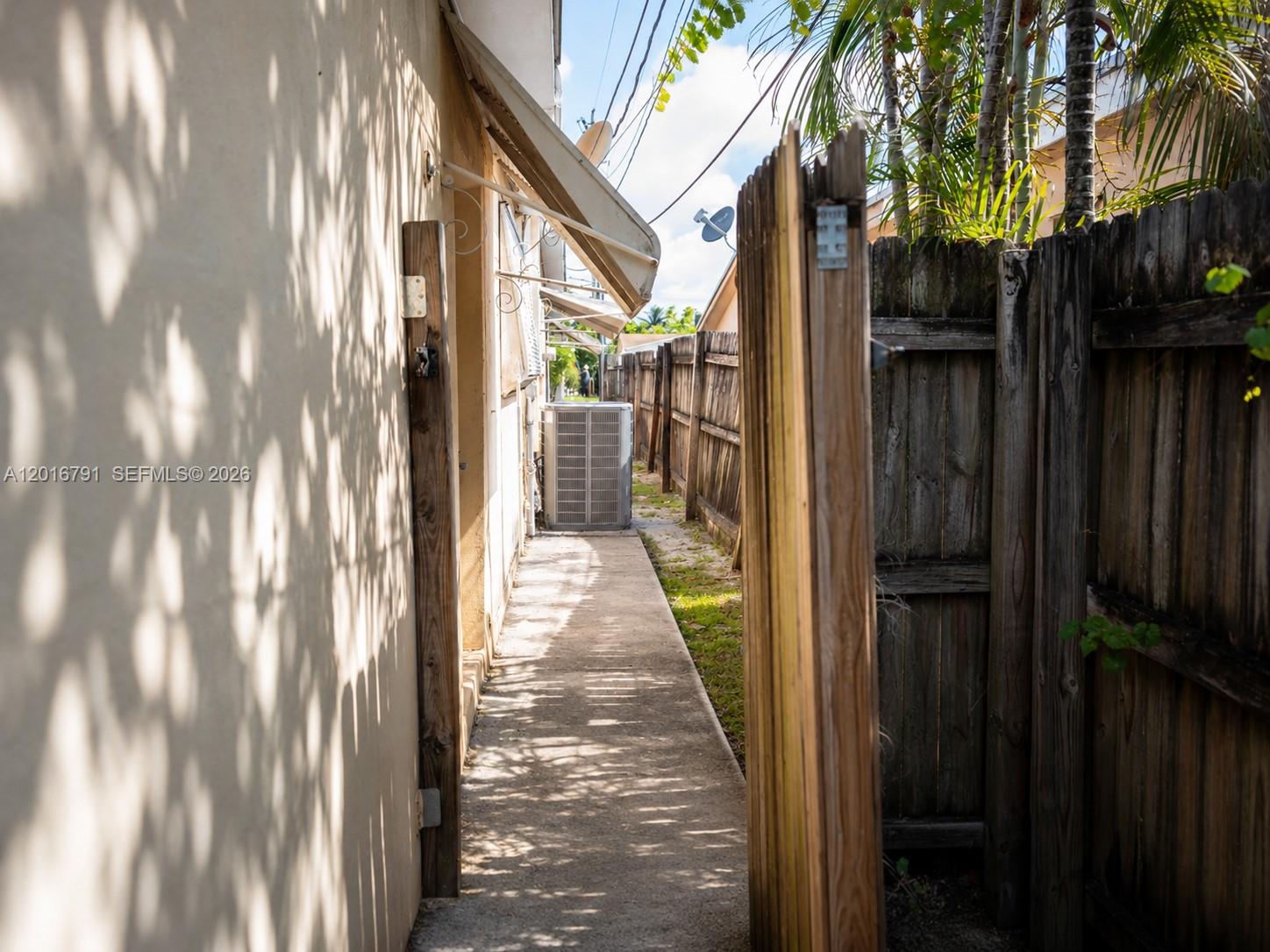 MIRAMAR PARK FIRST ADD - Residential