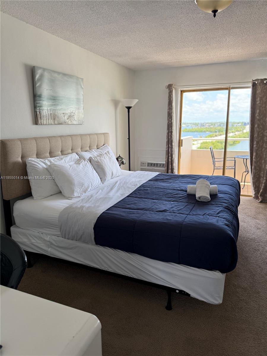 BAYSHORE YACHT & TENNIS C - Residential