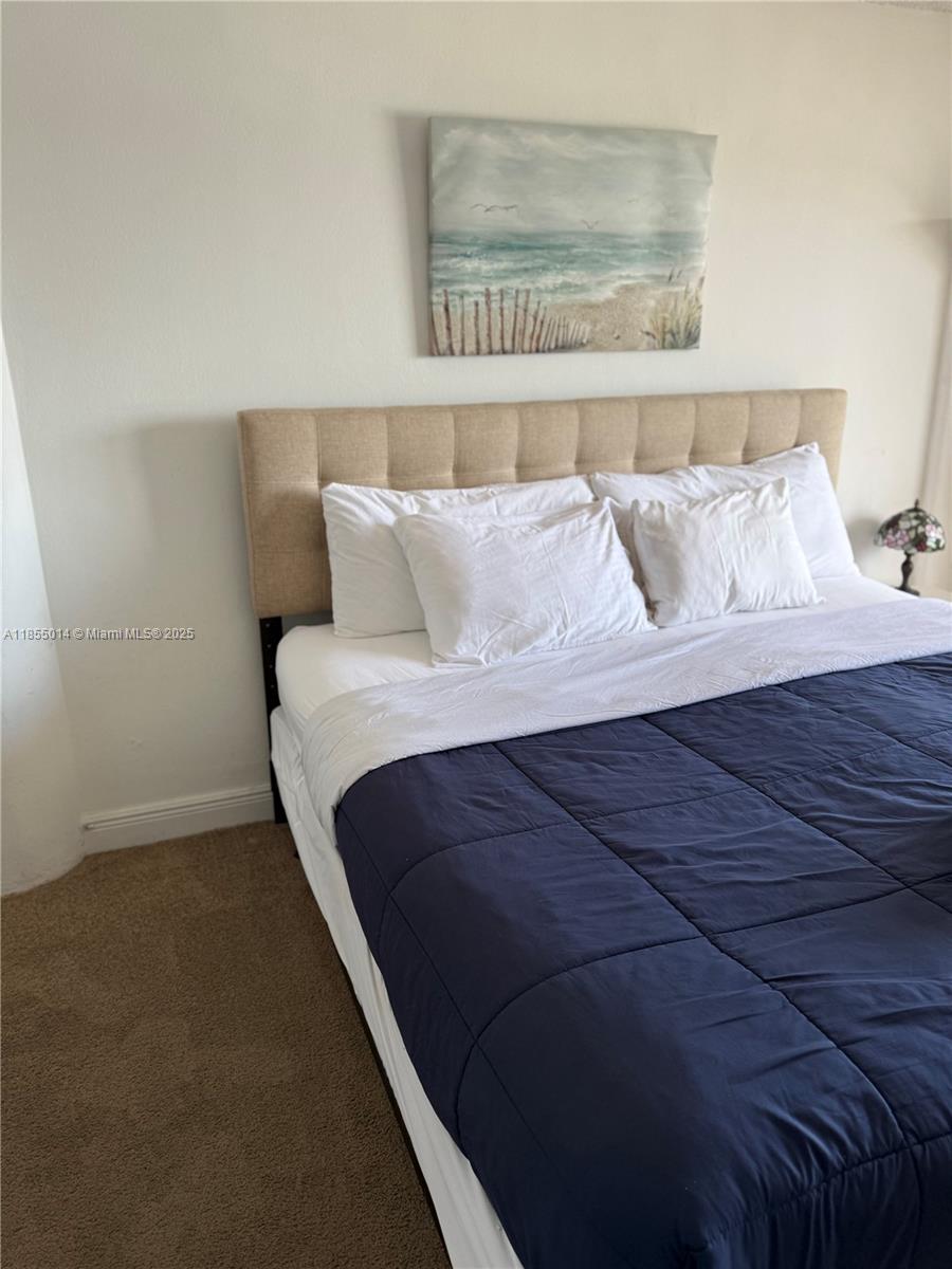 BAYSHORE YACHT & TENNIS C - Residential