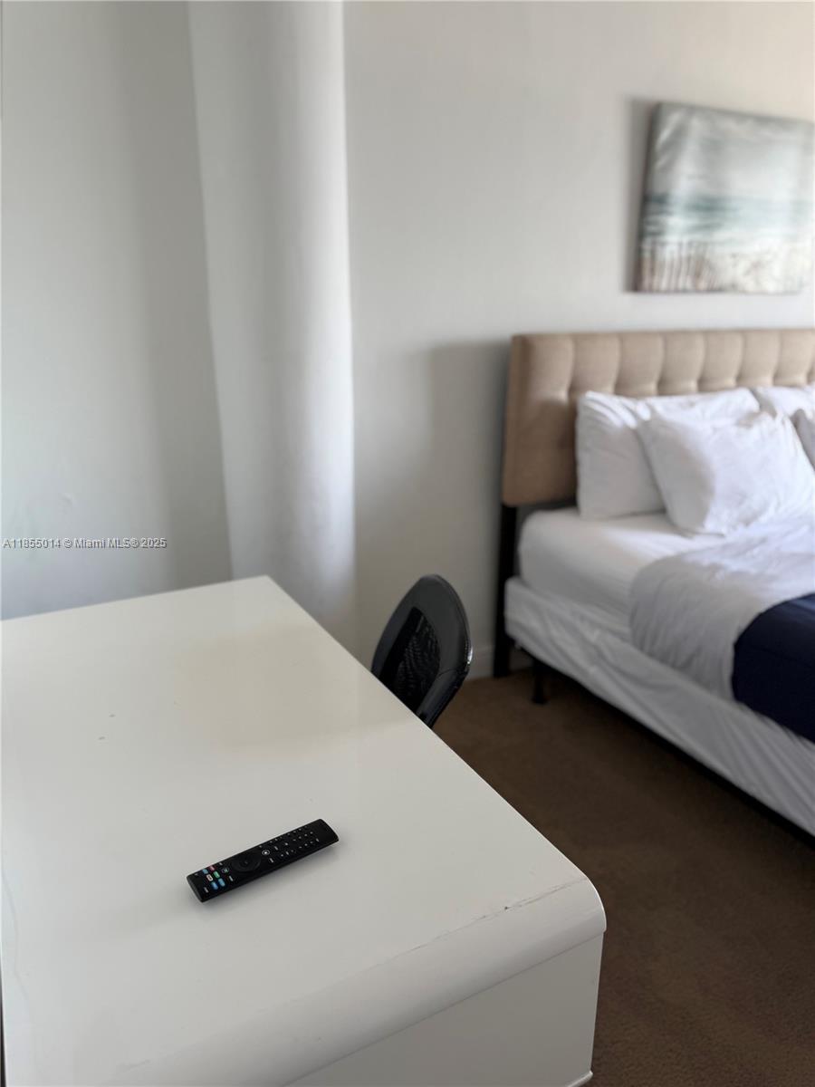 BAYSHORE YACHT & TENNIS C - Residential