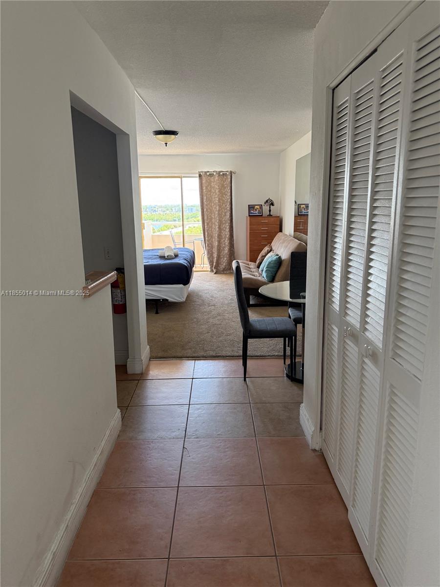 BAYSHORE YACHT & TENNIS C - Residential