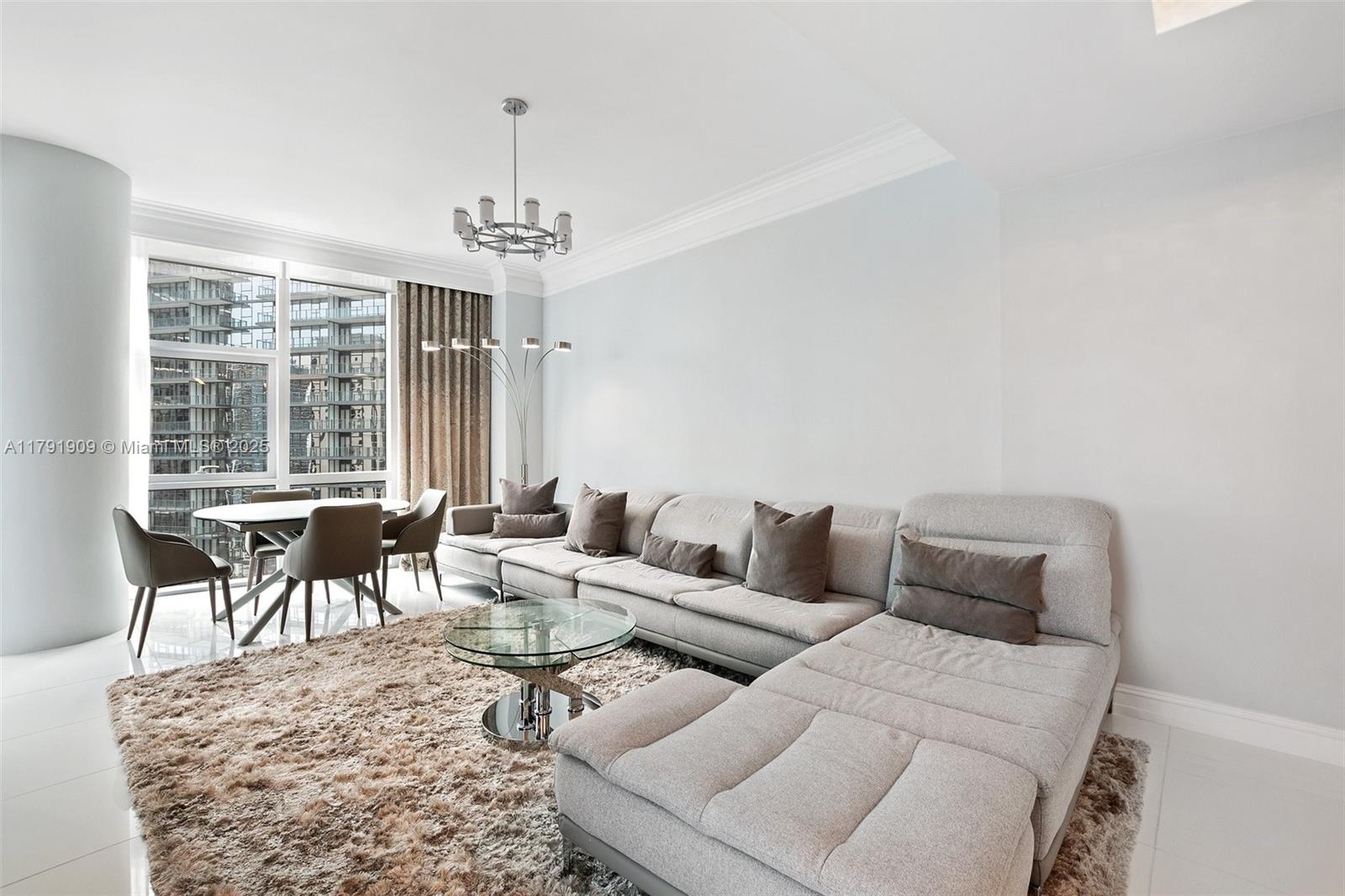 851 NE 1st Ave 3111