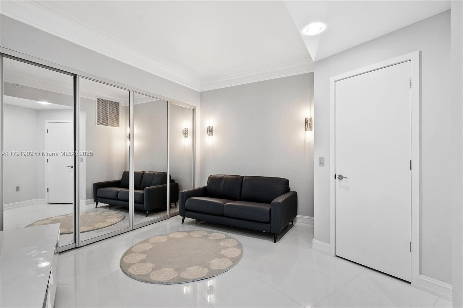 851 NE 1st Ave 3111