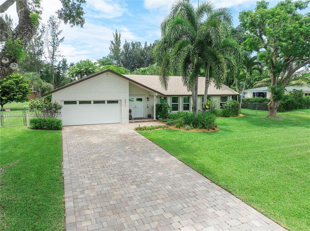 Photo of 5511 SW 196th Ln, Southwest Ranches, FL 33332 (MLS # A11609689)