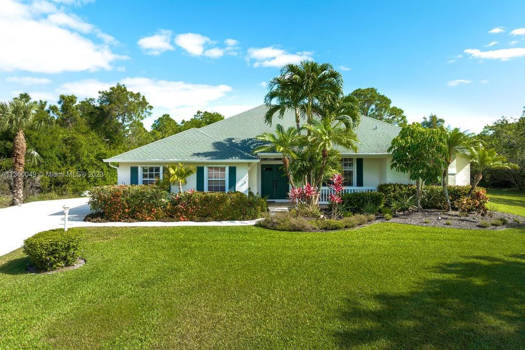 Photo of 7841 SE Oakdale Ct, Stuart, FL 34997 (MLS # A11360049)