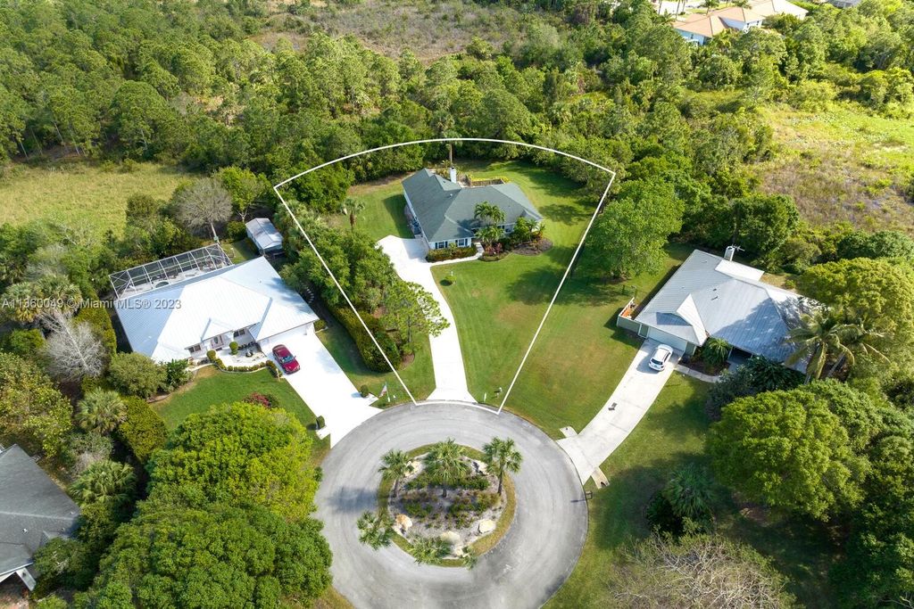 Photo of 7841 SE Oakdale Ct, Stuart, FL 34997 (MLS # A11360049)