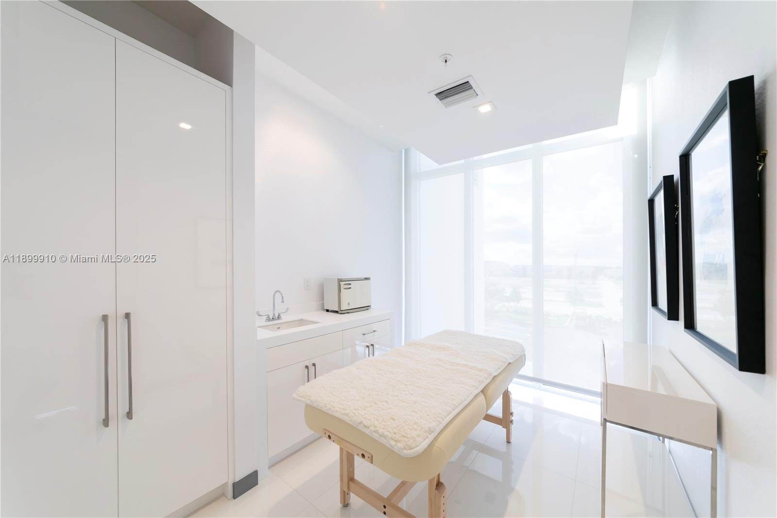 LANDMARK AT DORAL CONDO N - Residential