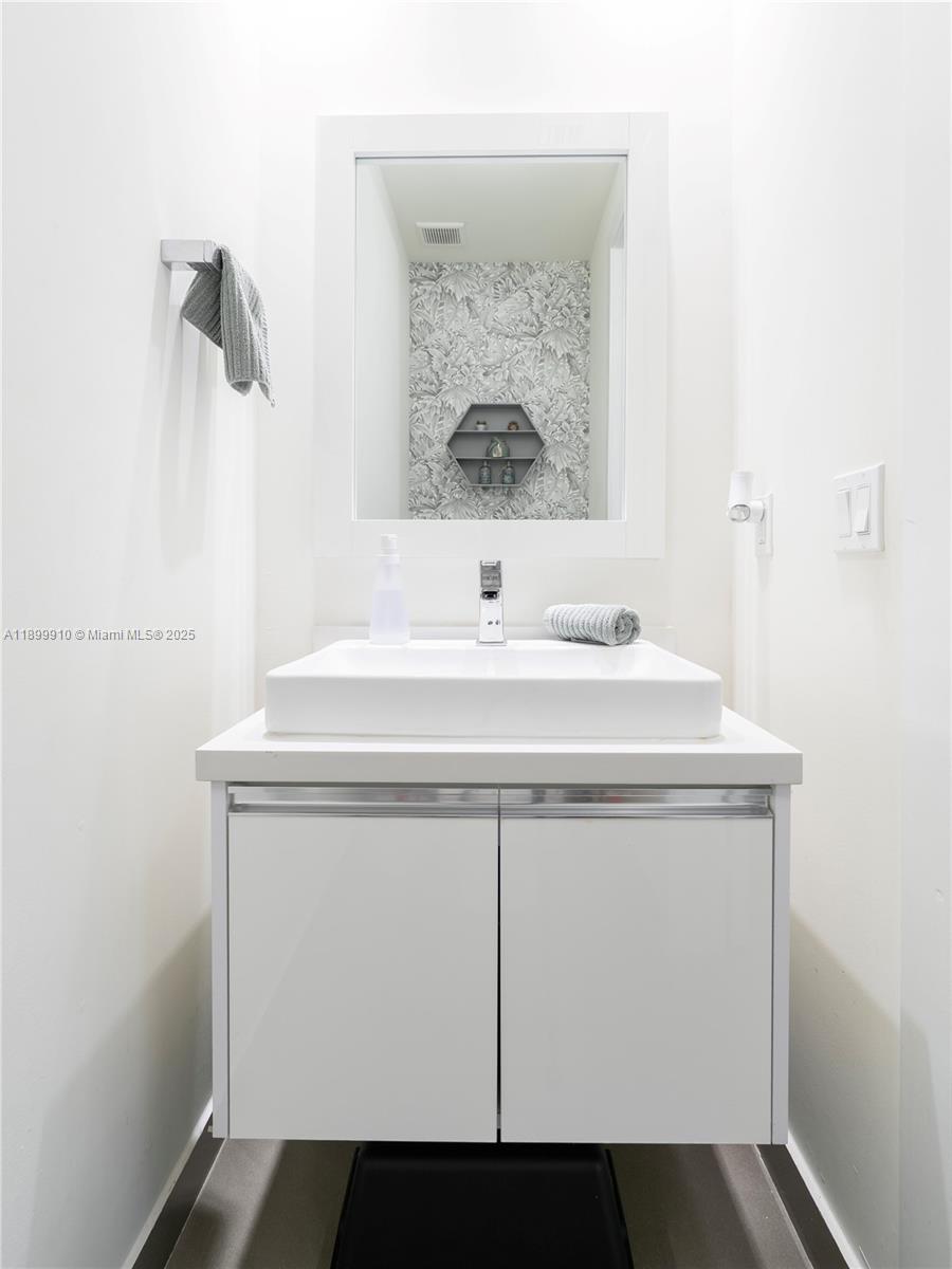 LANDMARK AT DORAL CONDO N - Residential