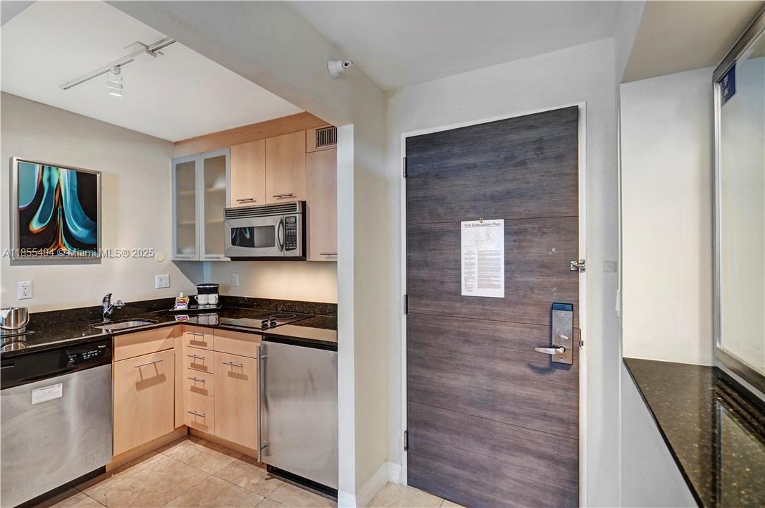 2670 E Sunrise Blvd 521