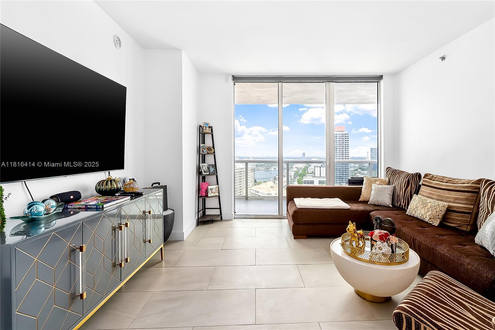 1800 S Ocean Dr 2208