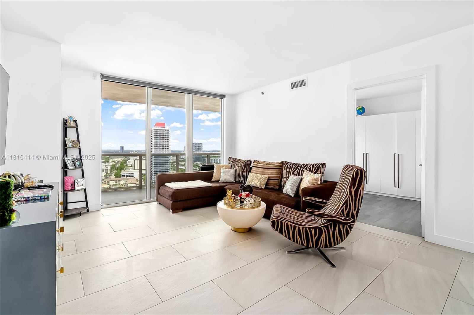 1800 S Ocean Dr 2208