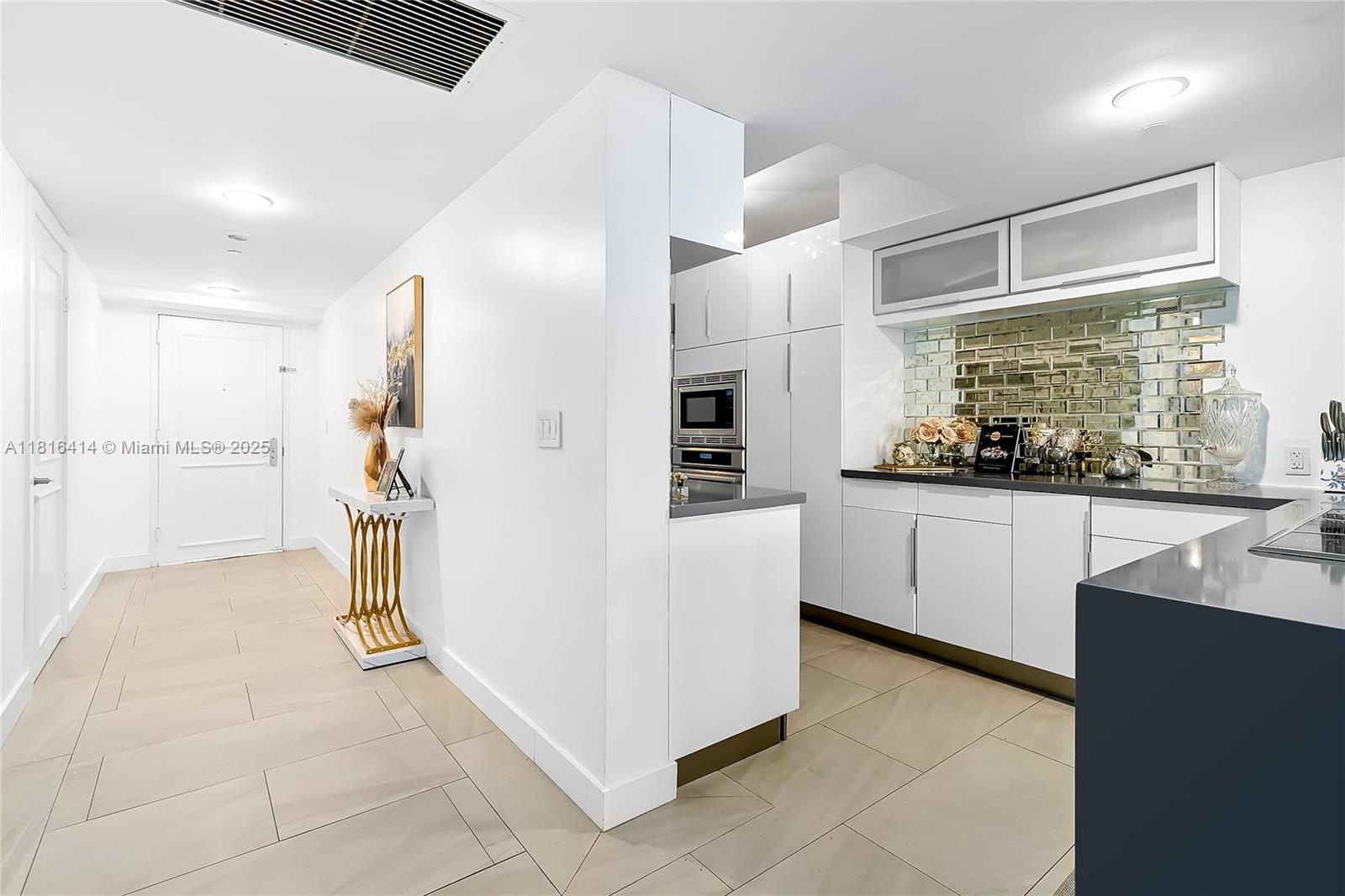 1800 S Ocean Dr 2208