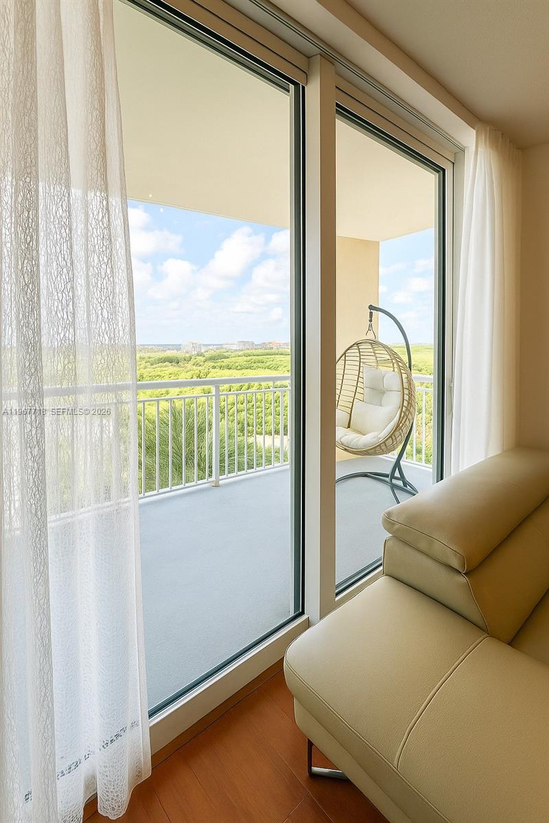 DUO CONDOMINIUM WEST - Residential