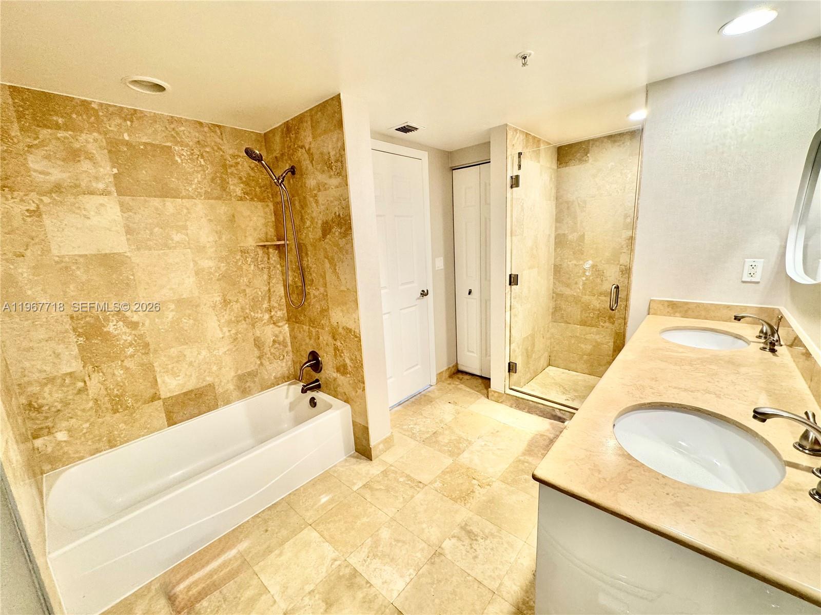 DUO CONDOMINIUM WEST - Residential