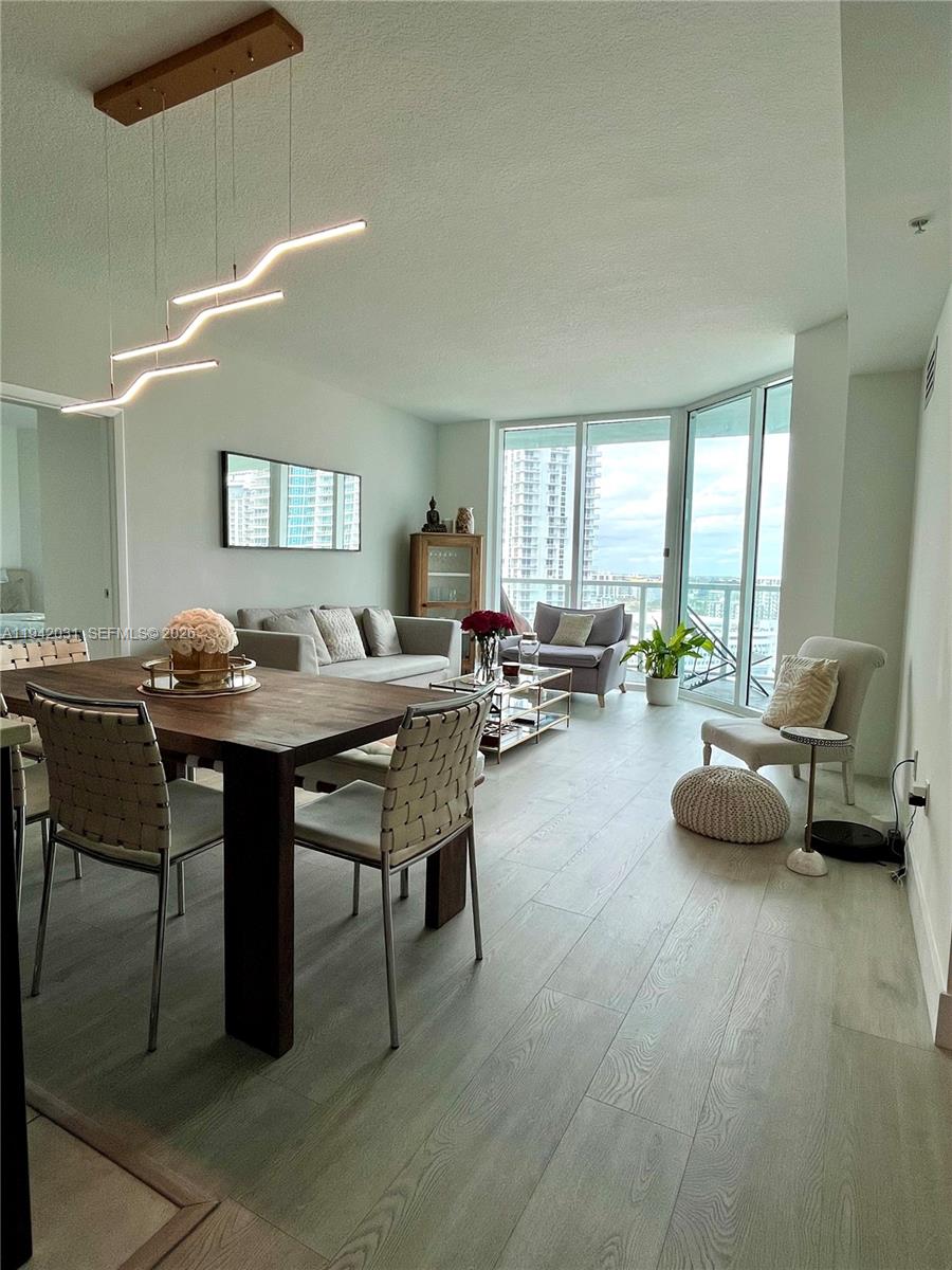 1900 N Bayshore Dr 1714