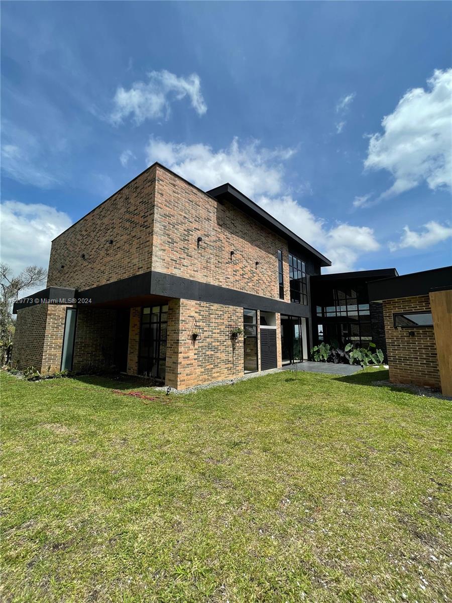 llanogrande Hills - Residential