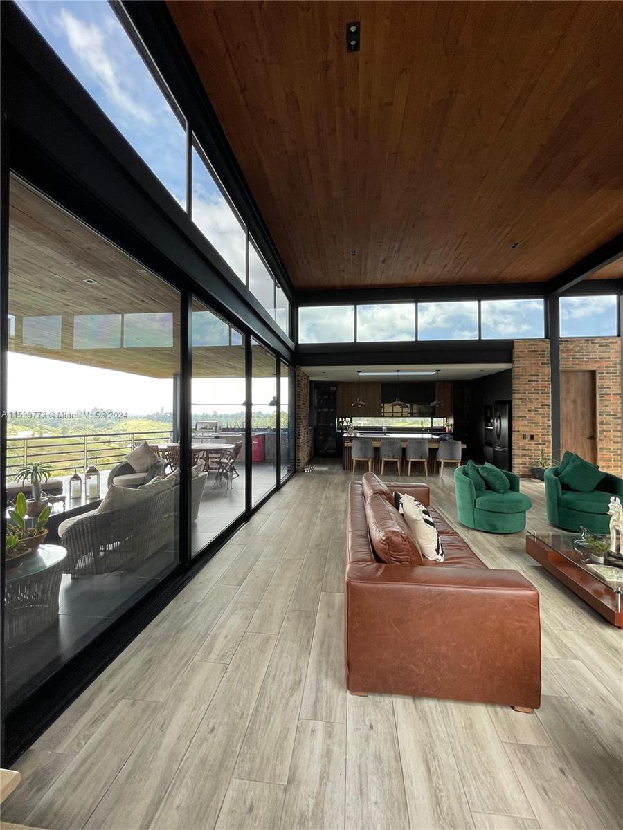 llanogrande Hills - Residential