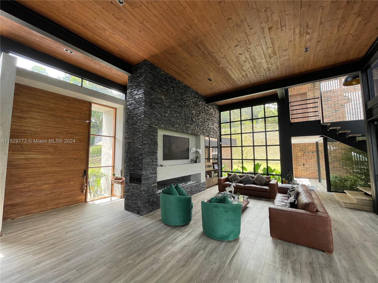 llanogrande Hills - Residential