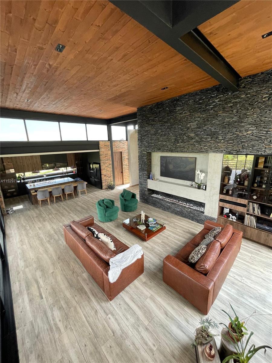 llanogrande Hills - Residential