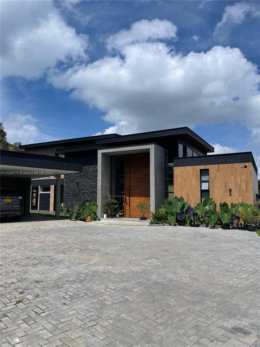 llanogrande Hills - Residential