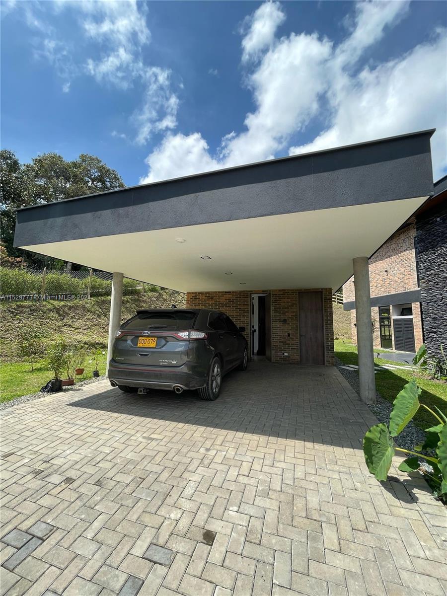 llanogrande Hills - Residential