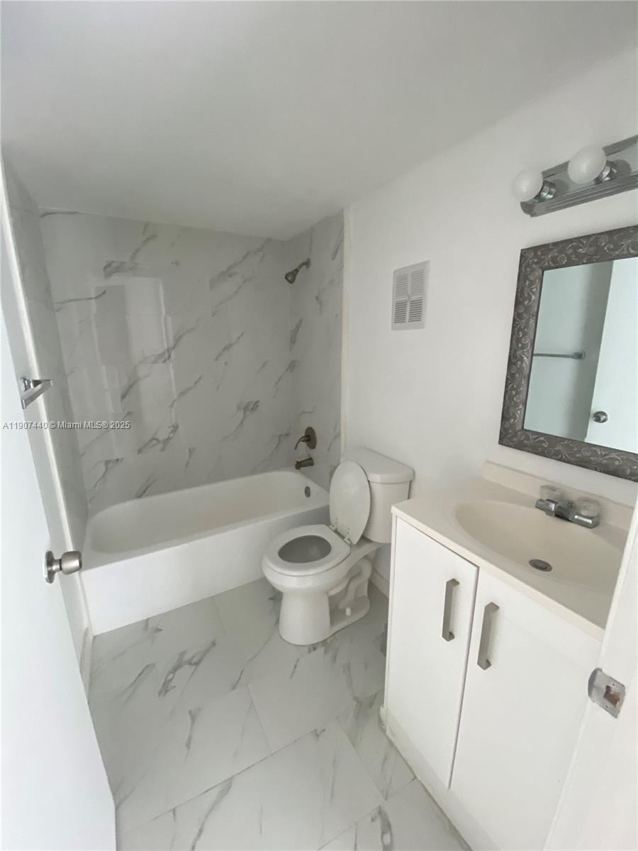 EXPO I CONDO - Residential Lease