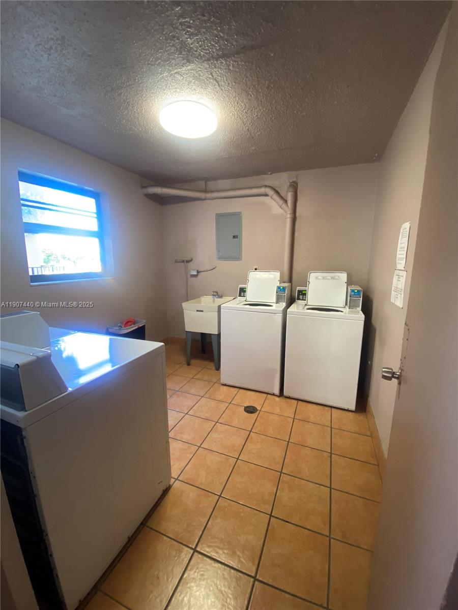 EXPO I CONDO - Residential Lease