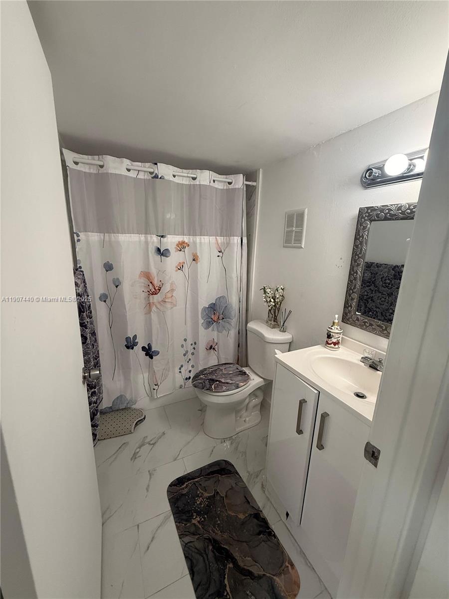 EXPO I CONDO - Residential Lease