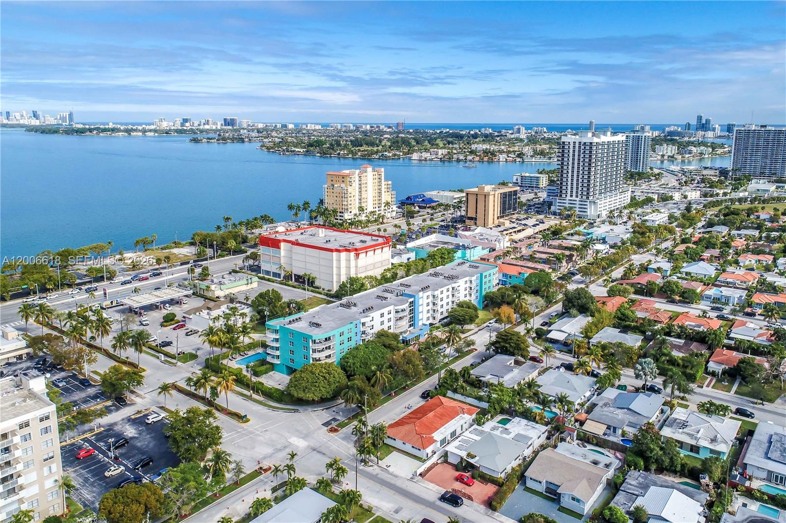 1555 N Treasure Dr 206