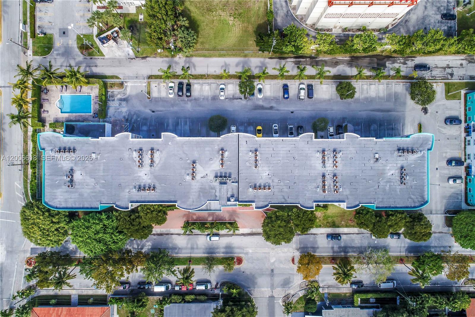 1555 N Treasure Dr 206