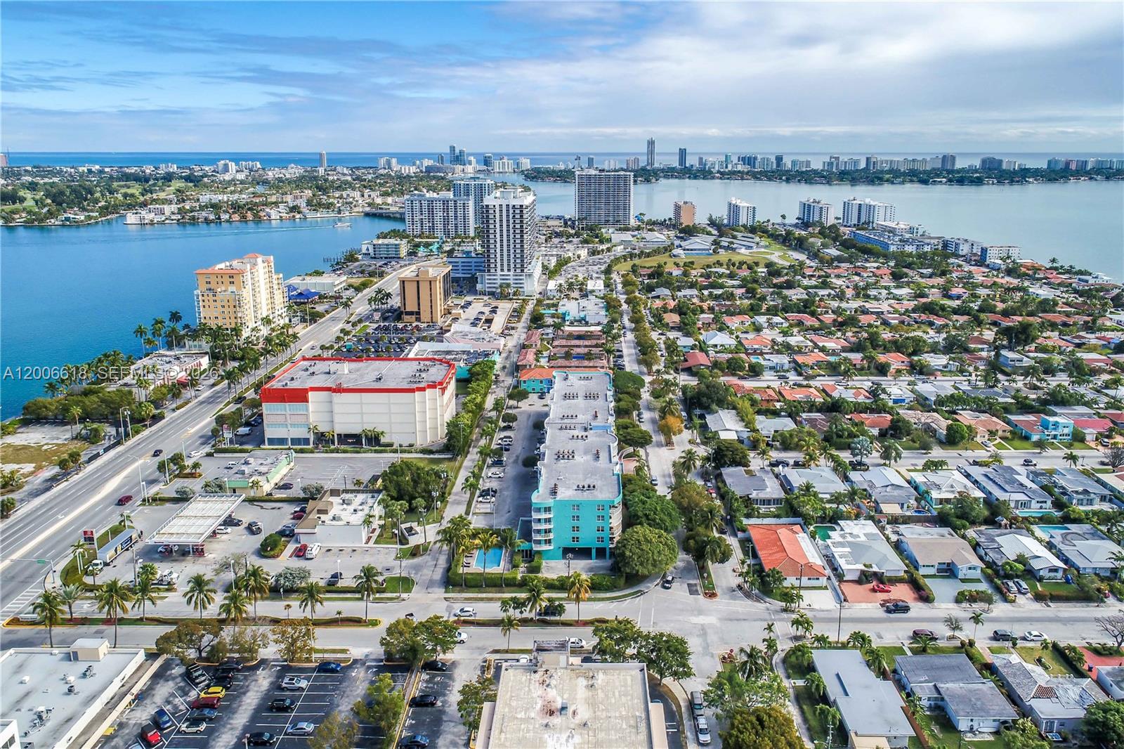 1555 N Treasure Dr 206