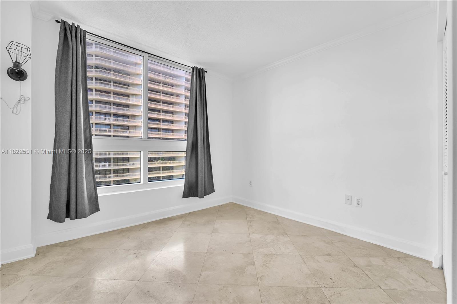 THE MUTINY CONDO - Residential Lease
