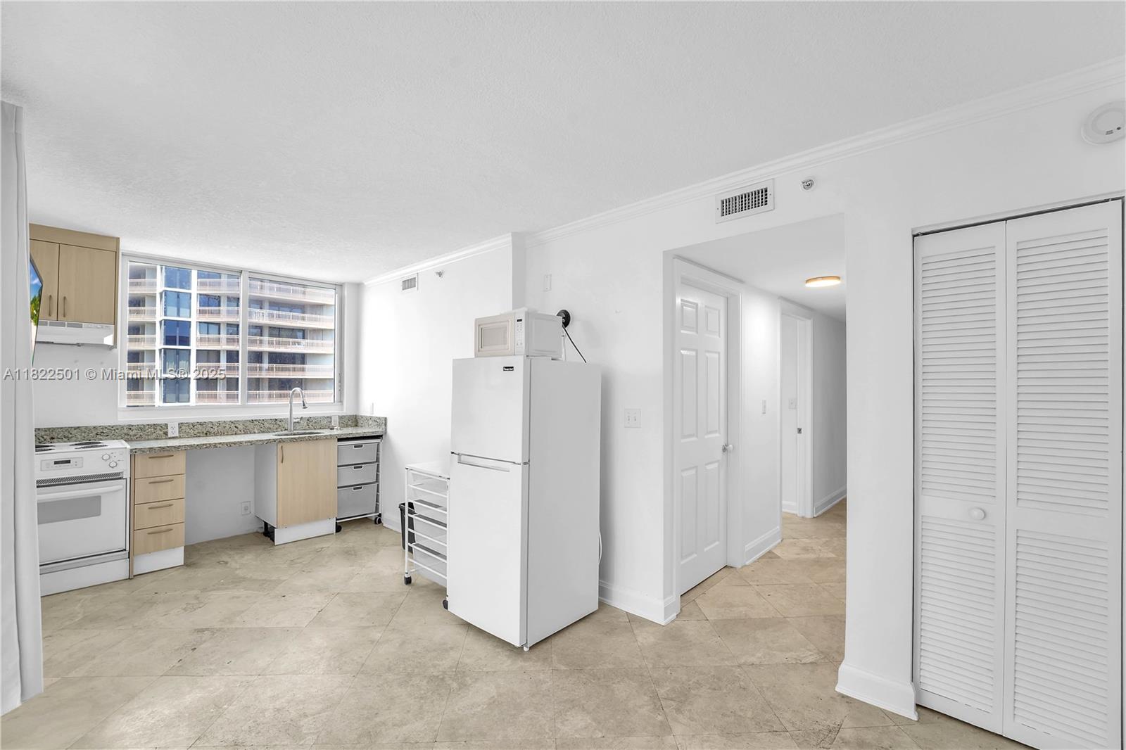 THE MUTINY CONDO - Residential Lease