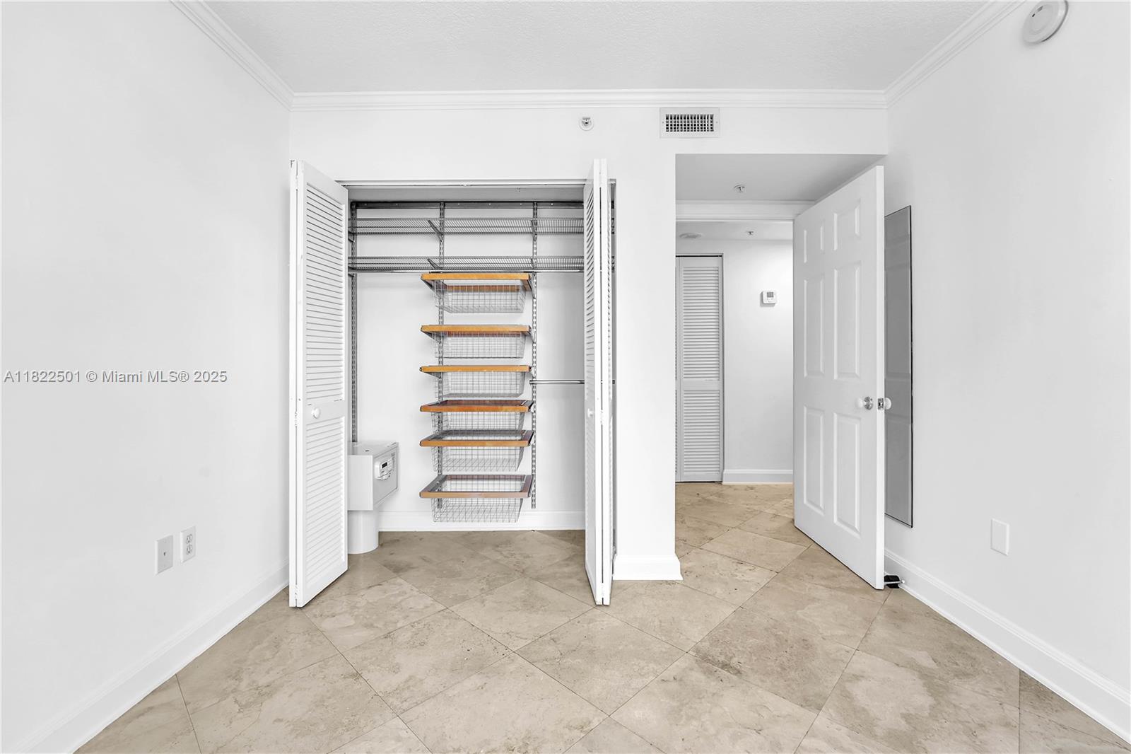THE MUTINY CONDO - Residential Lease