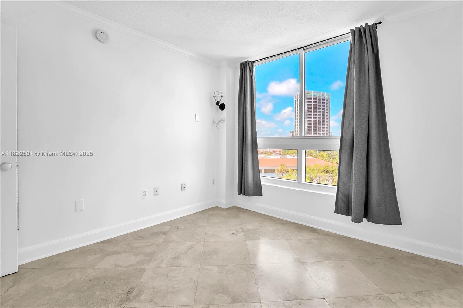 THE MUTINY CONDO - Residential Lease